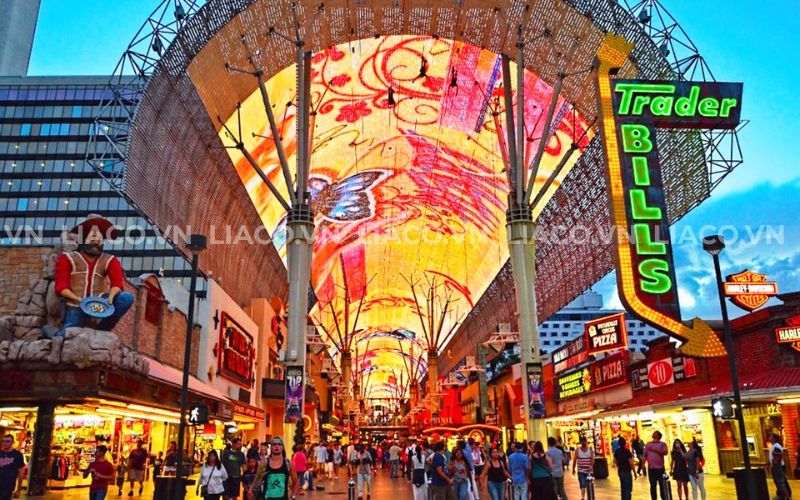 3. Màn hình LED Fremont Street Experience, Las Vegas, USA 1