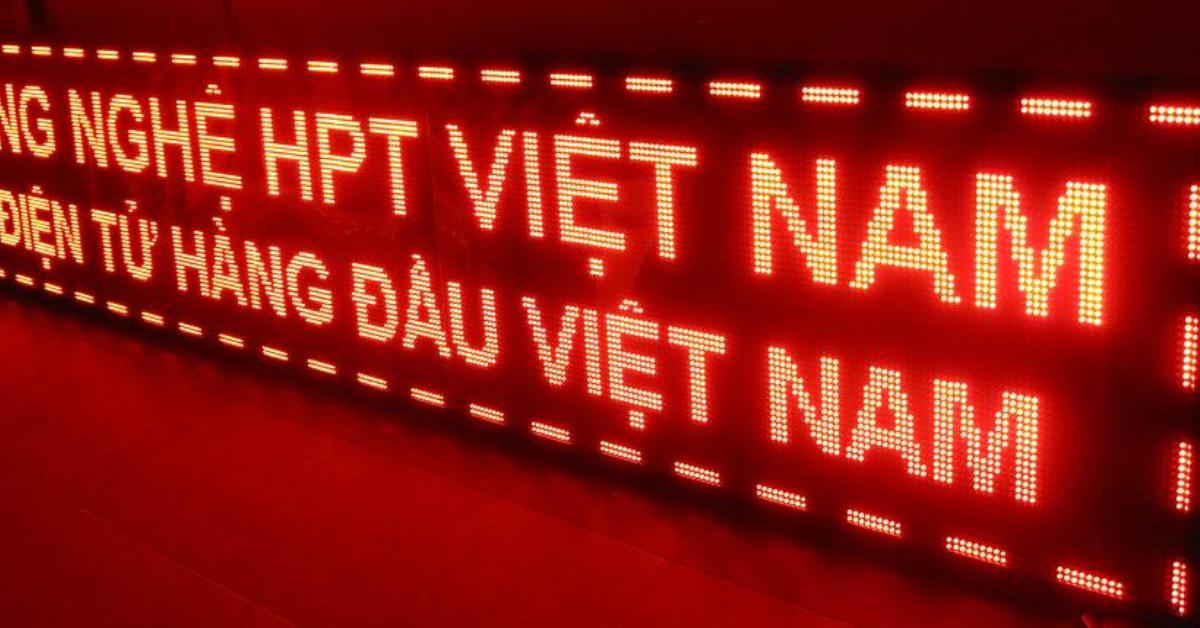 Màn hình LED chạy chữ: Đặc điểm và ứng dụng trong quảng cáo