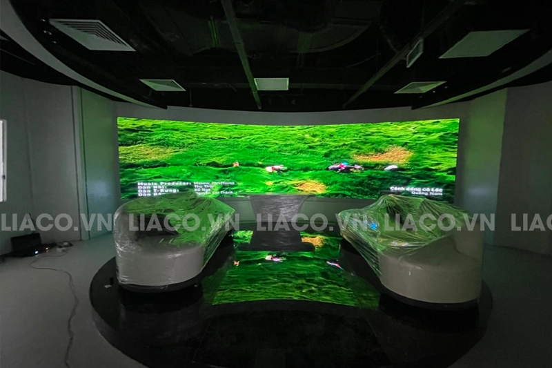 Thi công 5 màn hình LED trong nhà tại MIPEC Tây Sơn