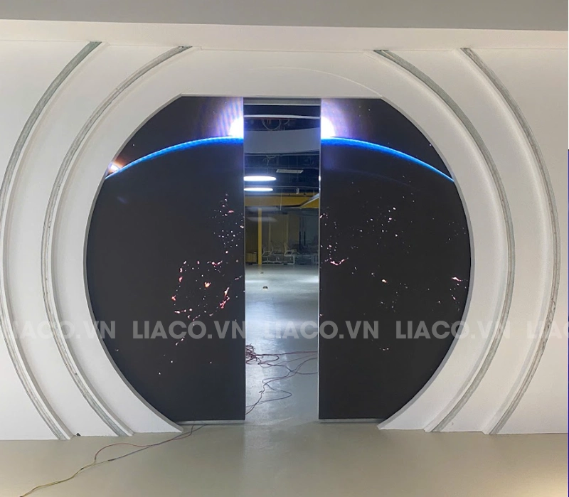Thi công 5 màn hình LED trong nhà tại MIPEC Tây Sơn 5