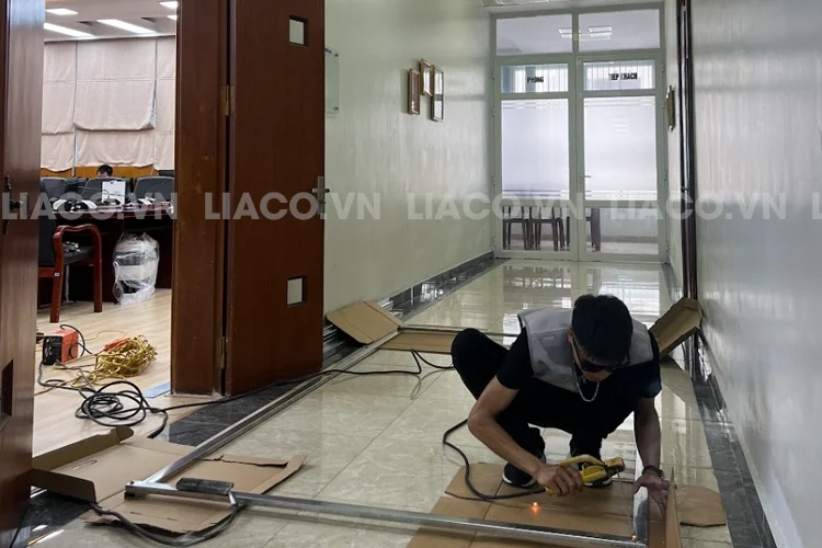 Lắp đặt hệ khung cố định 1