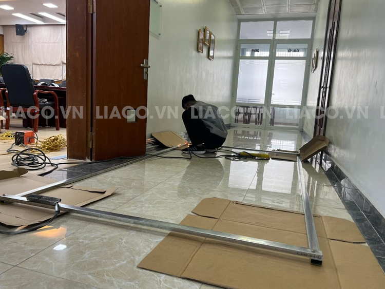 Lắp đặt hệ khung cố định 2