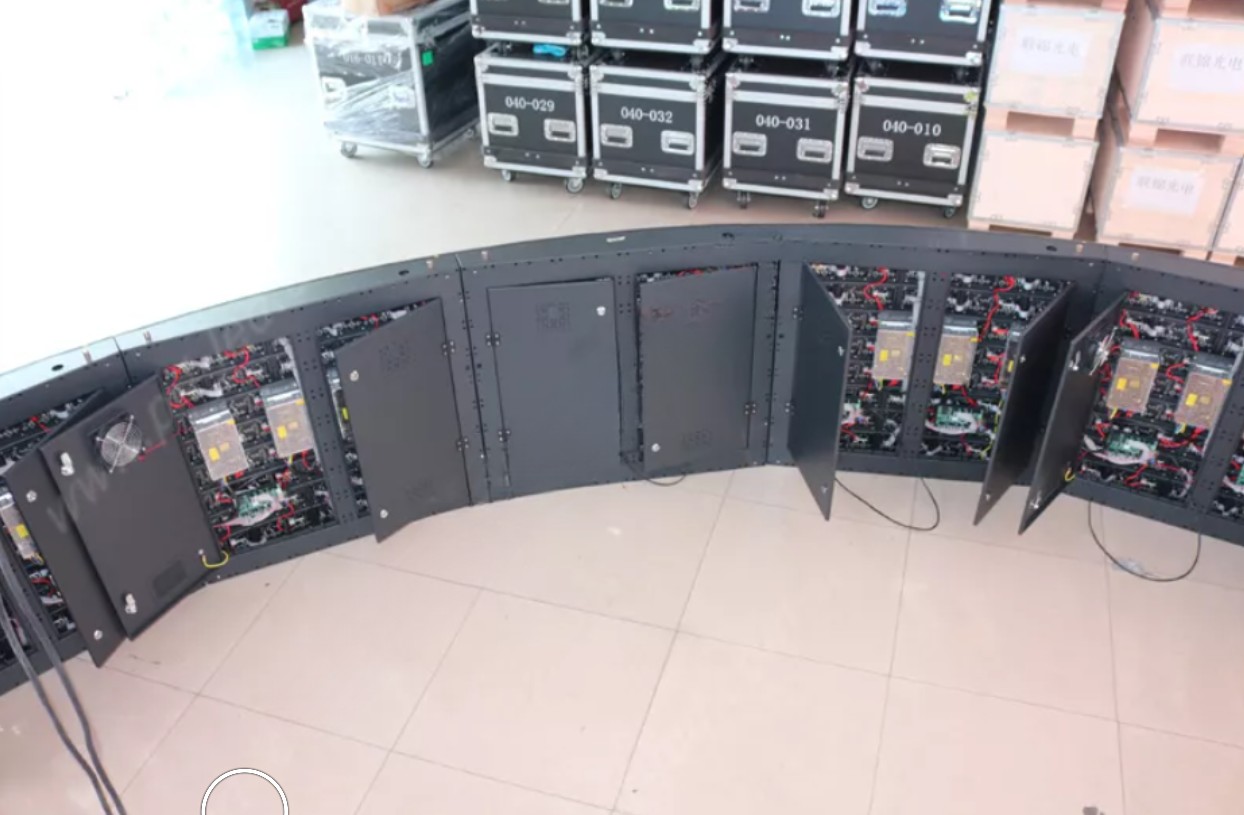 1. Dạng dùng module LED cứng, cong theo góc 2