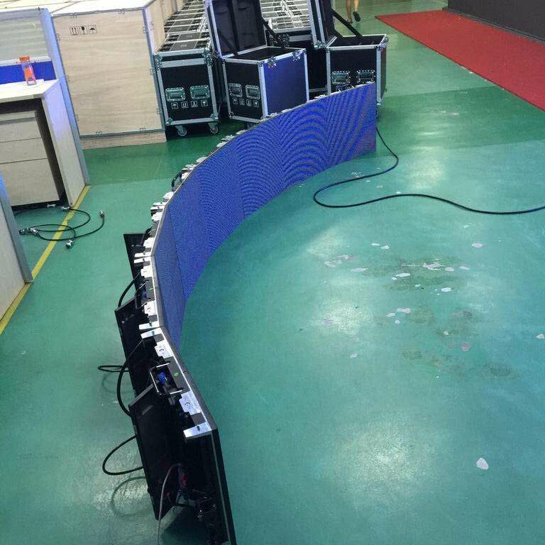 1. Dạng dùng module LED cứng, cong theo góc 1