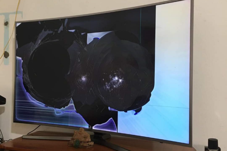 2.2. Trường hợp 2 - Vỡ panel LCD 1